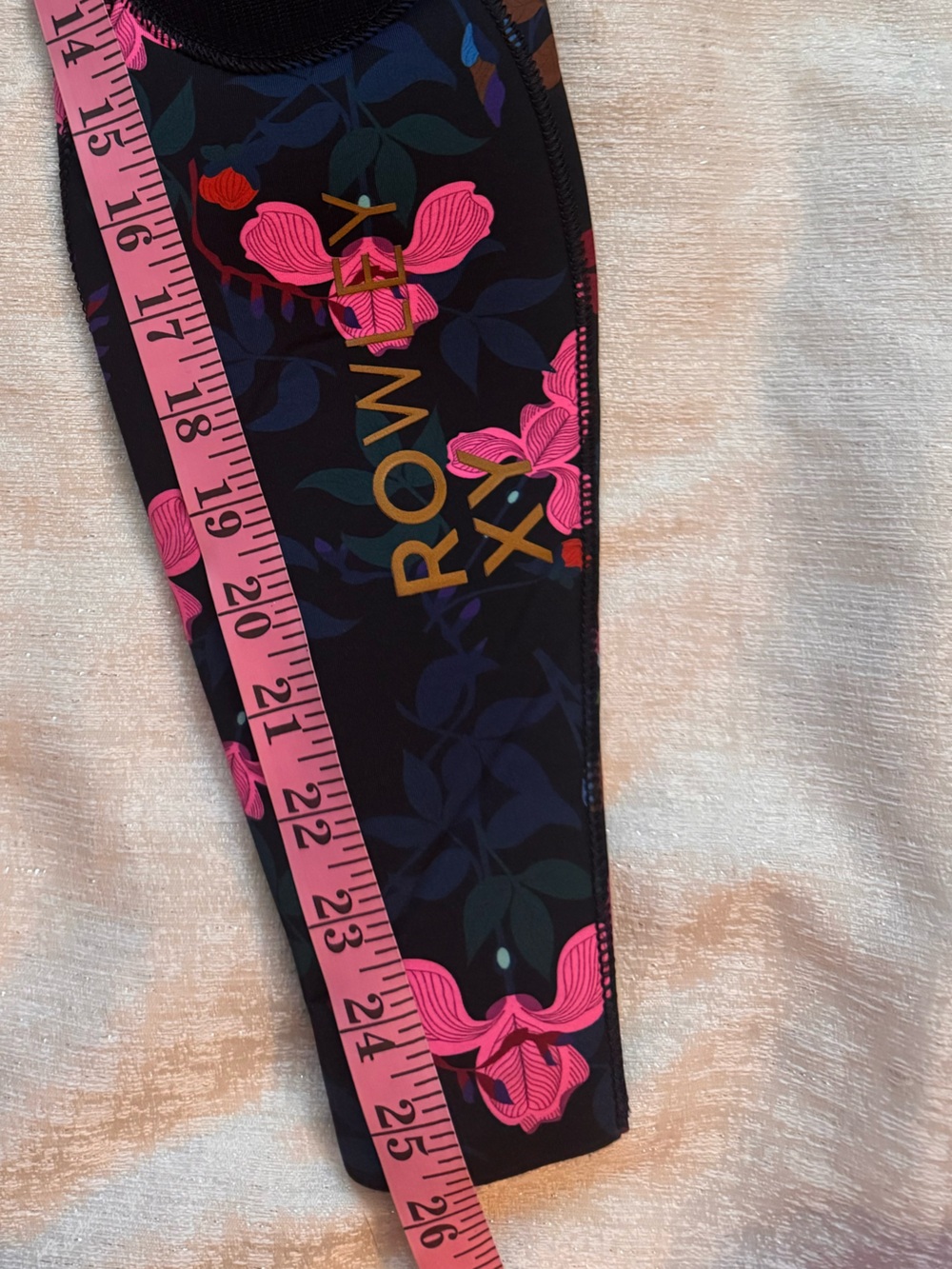 The Roxy x Rowley 3/2 mm Chest Zip Wetsuit, size 2, NWT - Picture 14 of 14